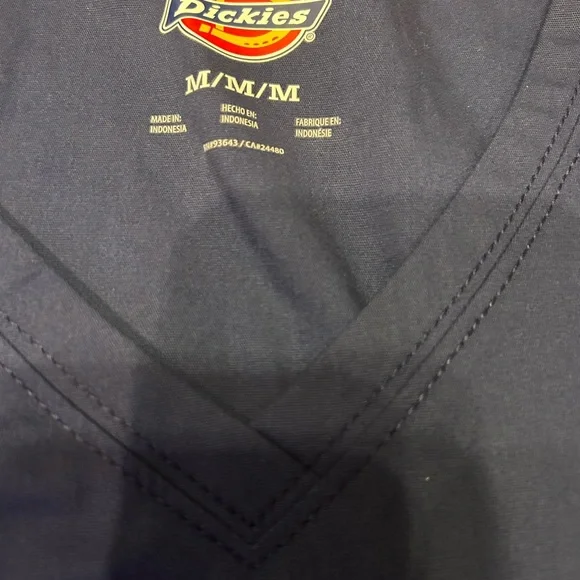 Woman's Dickies Navy Blue work Scrub Top NWT - Picture 4 of 4